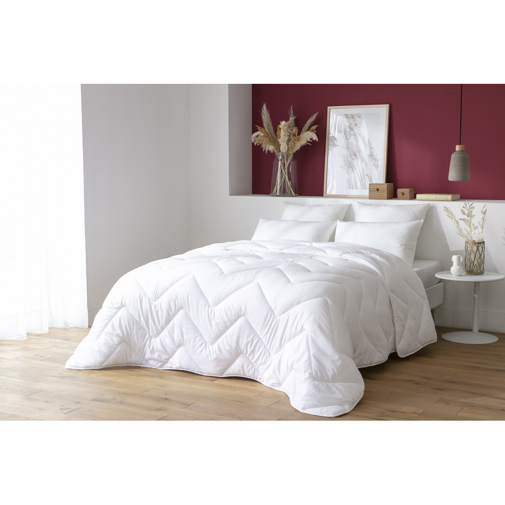 Couette  Protectrice Anti-Acarien / Antibactérien chaude Abeil